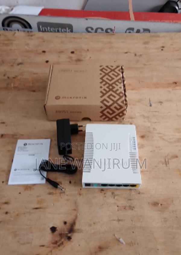 MikroTik RB951Ui-2HnD Router With USB Port