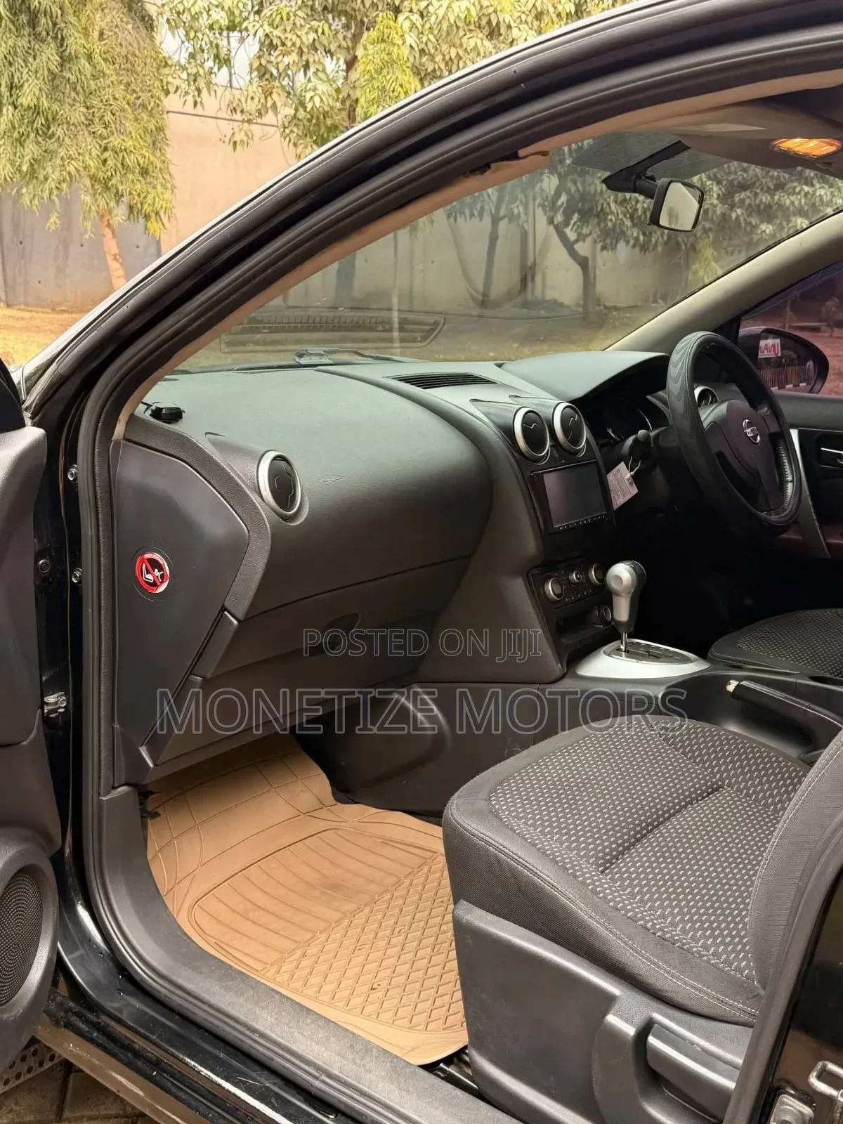 Nissan Dualis 2011 Black