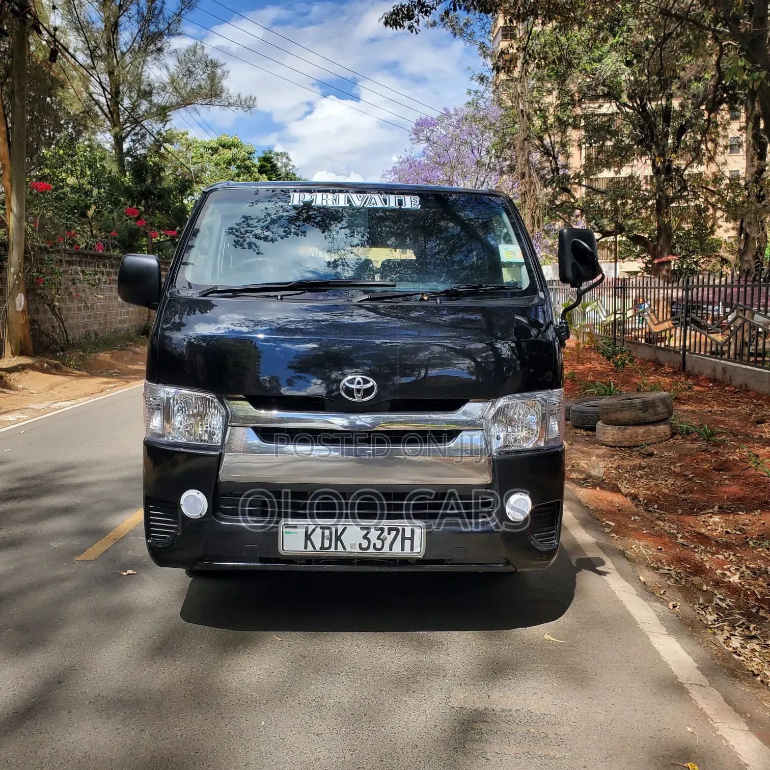 Toyota HiAce 2016 Black