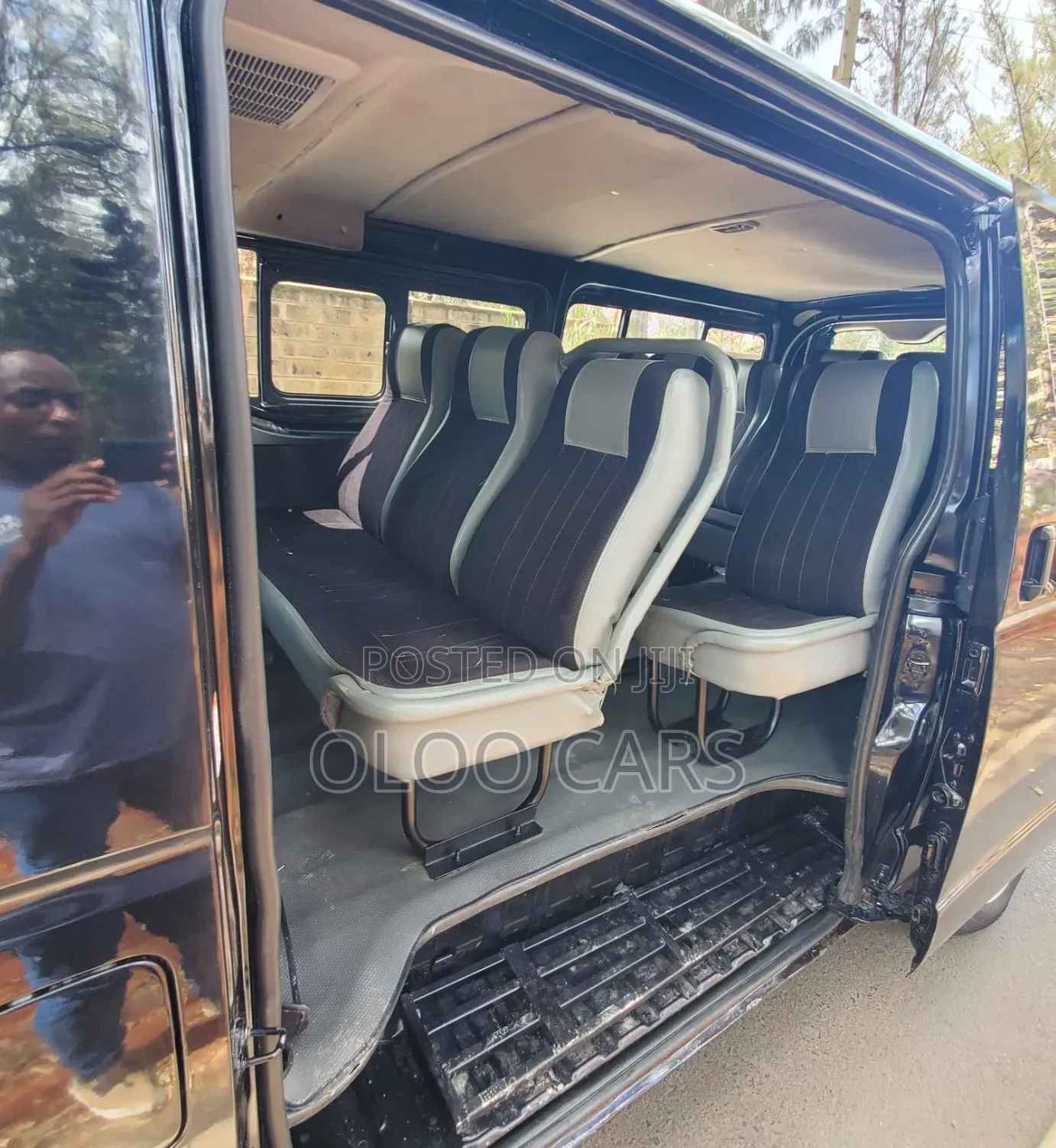 Toyota HiAce 2016 Black