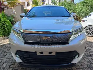 Toyota Harrier 2.0 2019 Pearl