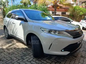 Toyota Harrier 2.0 2019 Pearl