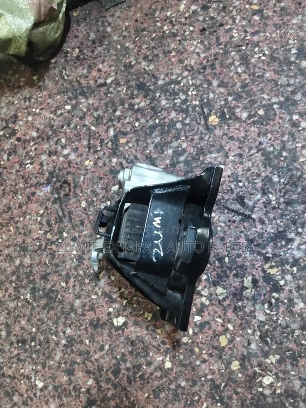 Nissan Engine Mounting - thumbnail 2