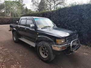 Toyota Hilux 2003 Black