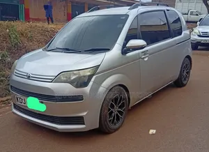 Toyota Spade 2015 Silver