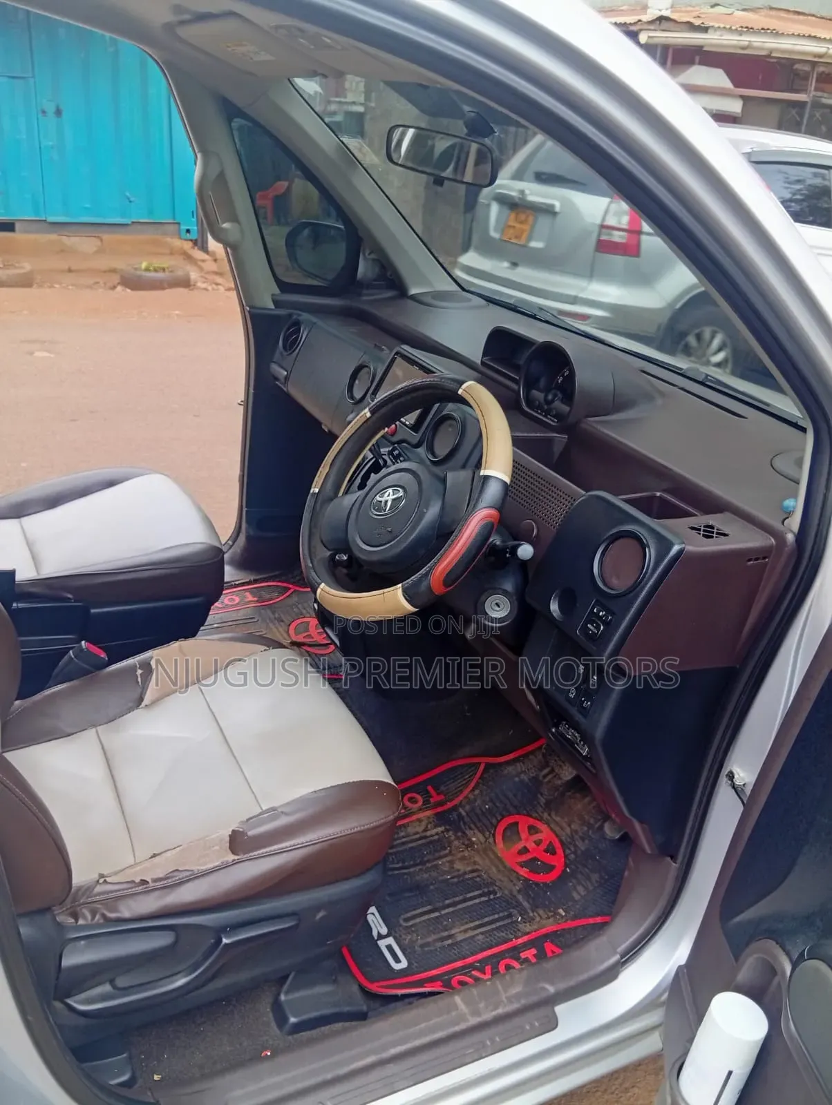 Toyota Spade 2015 Silver