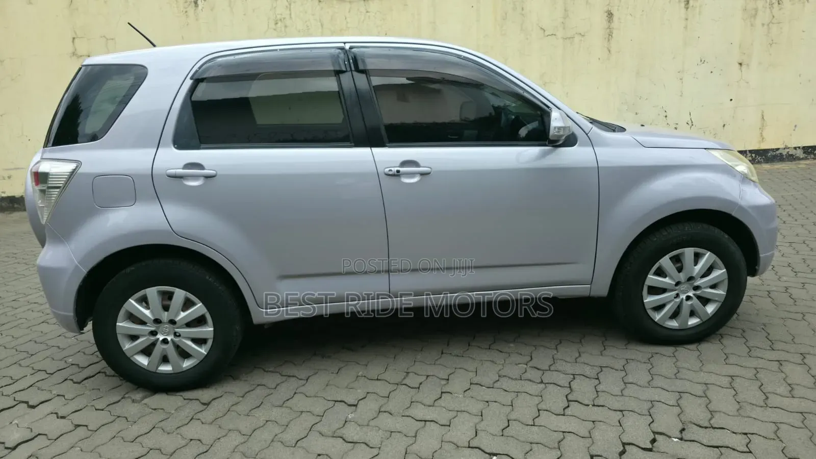 Toyota Rush 1.5 AWD 2011 Silver