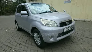 Toyota Rush 1.5 AWD 2011 Silver