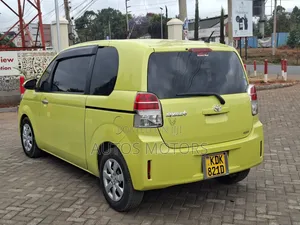 Toyota Spade 2015 Green