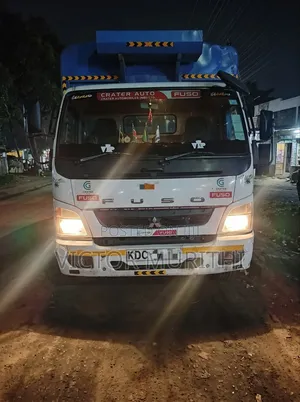 Isuzu NPR 2019 White