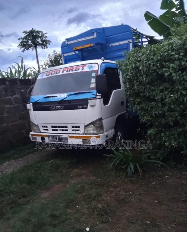 Isuzu NPR 3.6 - main view