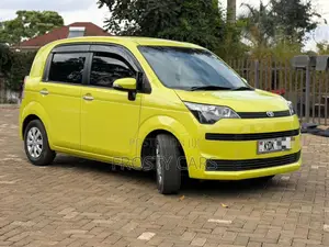 Toyota Spade 1.5 2015 Red