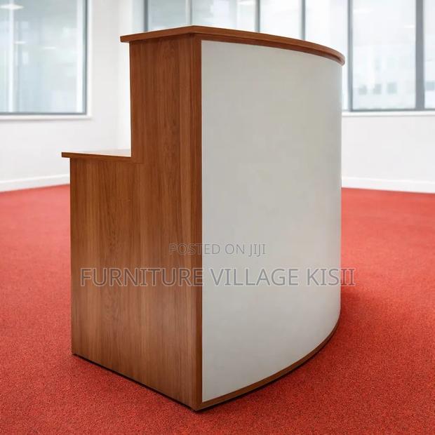1.4M Curved Reception Unit - thumbnail 2