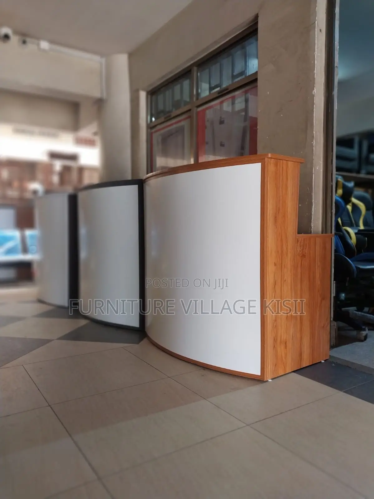 1.4M Curved Reception Unit