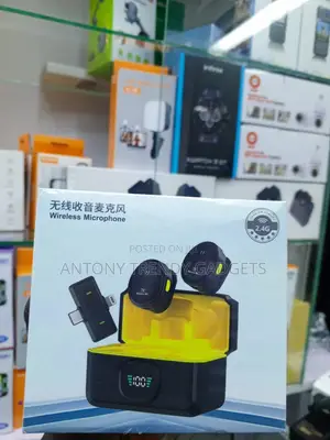 Q9 Wireless Lavalier Microphone Set With Digital Charging Case