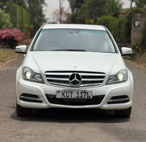 Mercedes-Benz C200 2012 Pearl
