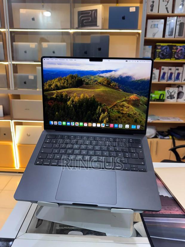 Laptop Apple MacBook Pro 18GB Apple M3 SSD 512GB
