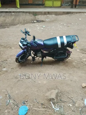 Bajaj Boxer 150 UG 2023 Red