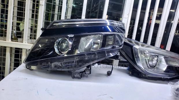 Toyota Voxy 2016 Xenon Headlights - thumbnail 2