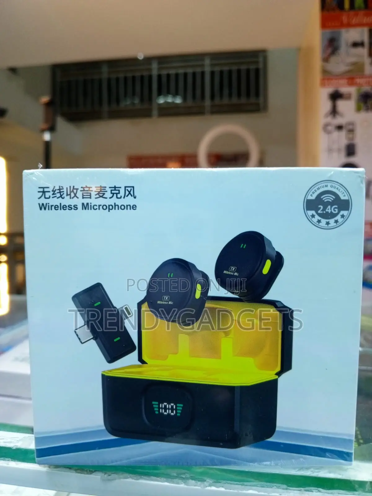 Dual Wireless Microphone for Interviews, Vlogging and Live Streams