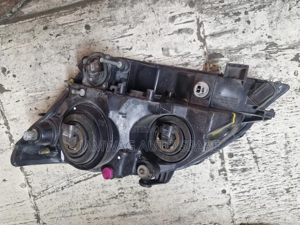 Toyota Harrier Old Model Headlight - thumbnail 2