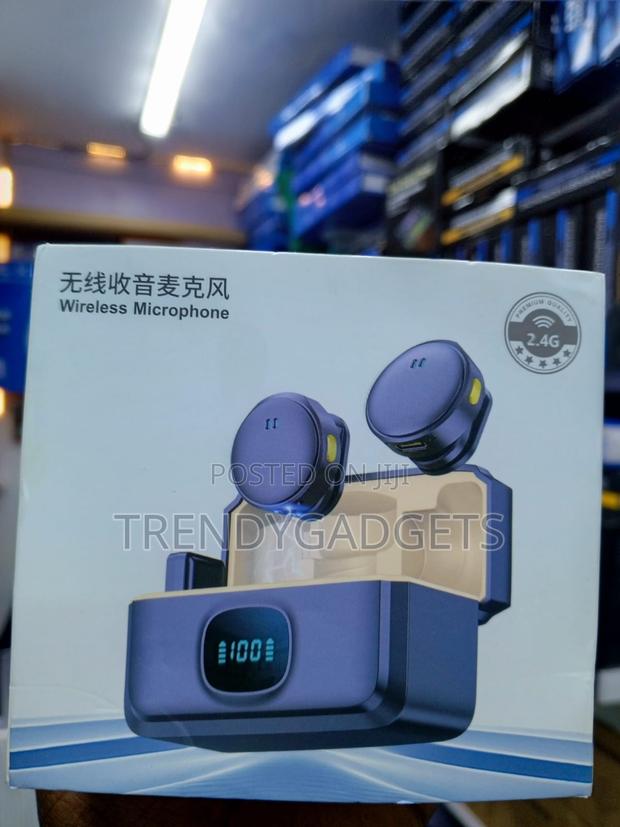 Q8 Wireless Lapel Microphones With Digital Display Case - thumbnail 2