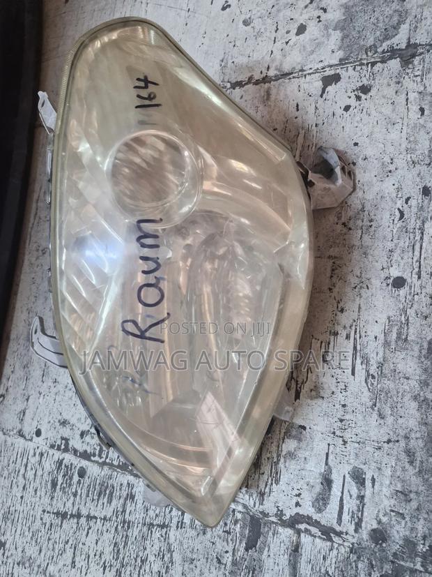 Toyota Raum Headlight - main view
