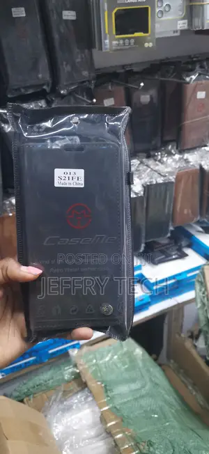 Black CaseMe Retro Wallet Leather Flip Case Galaxy S21 FE.