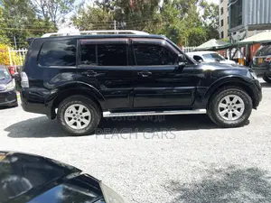 Mitsubishi Pajero 2014 Black