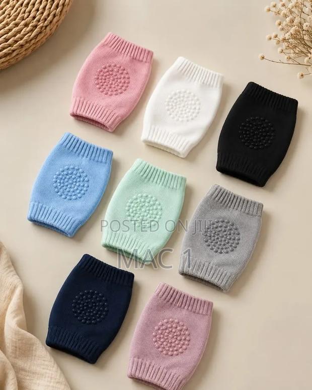 Premium Baby Knee Protectors With Smiley Cushion