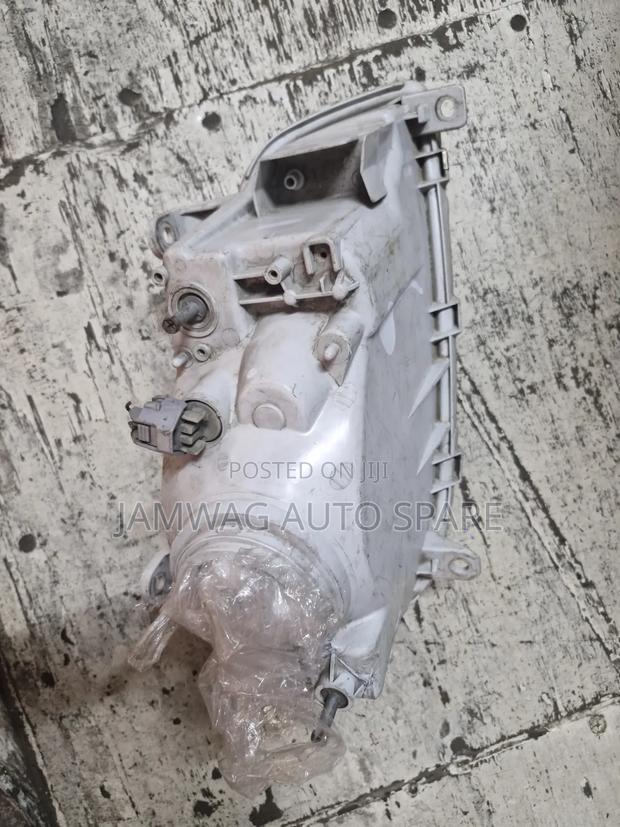 Toyota Rav4 Old Headlight - thumbnail 2
