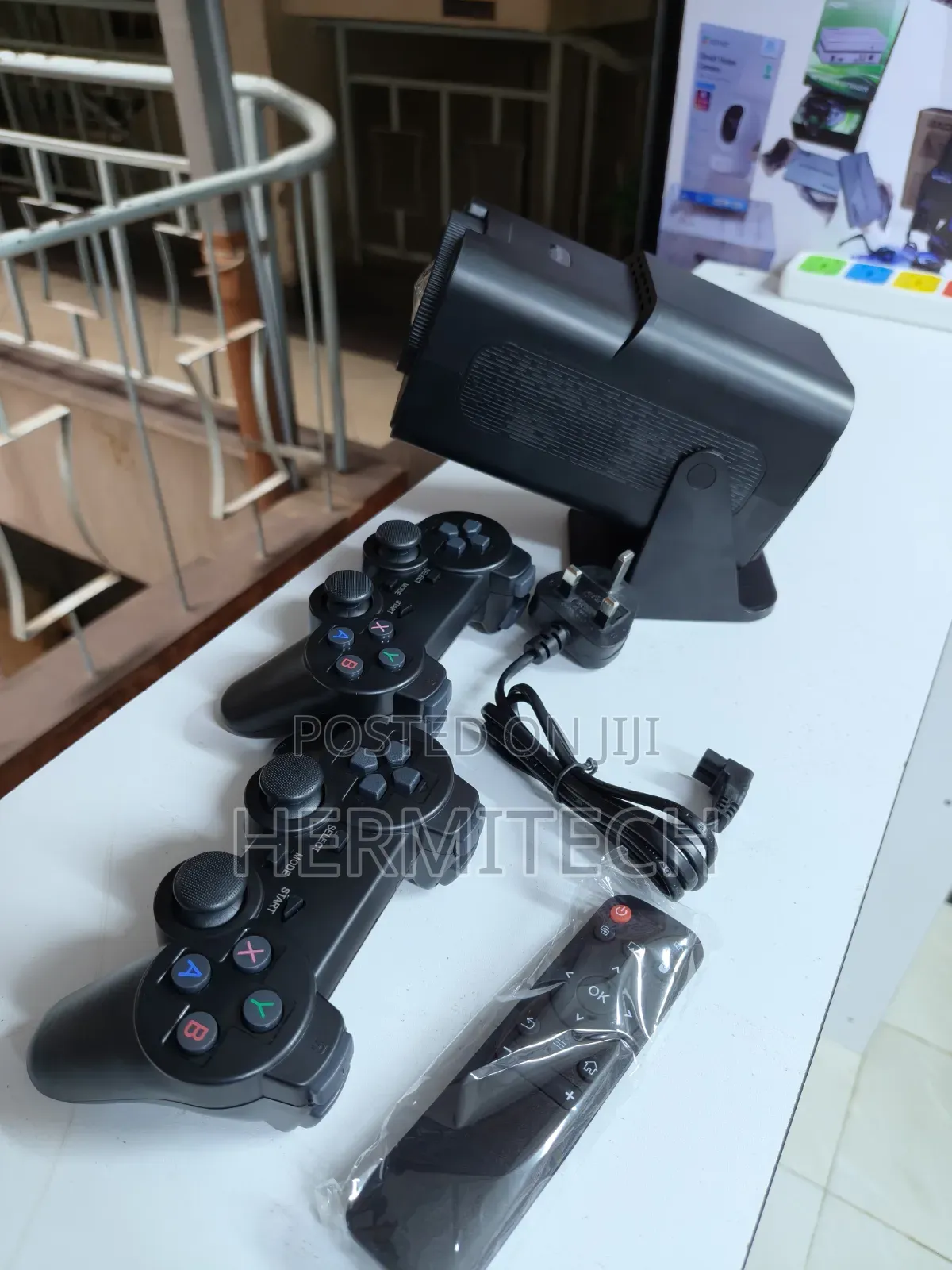 Enjoy Big-Screen Gaming With the HY320 Pro Projecto