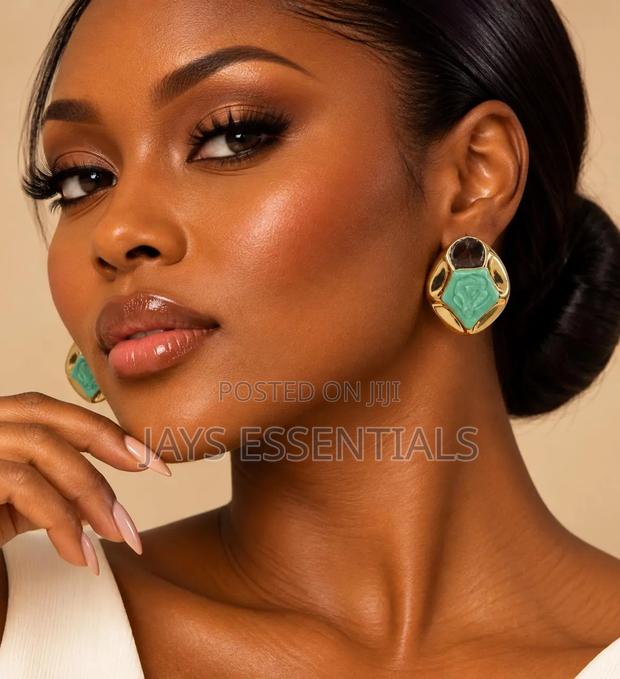 Simple and Unique Earrings - thumbnail 3