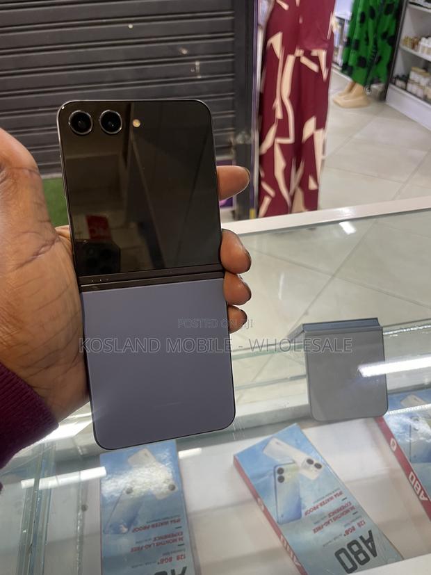 Samsung Galaxy Z Flip 5 512 GB Blue - main view