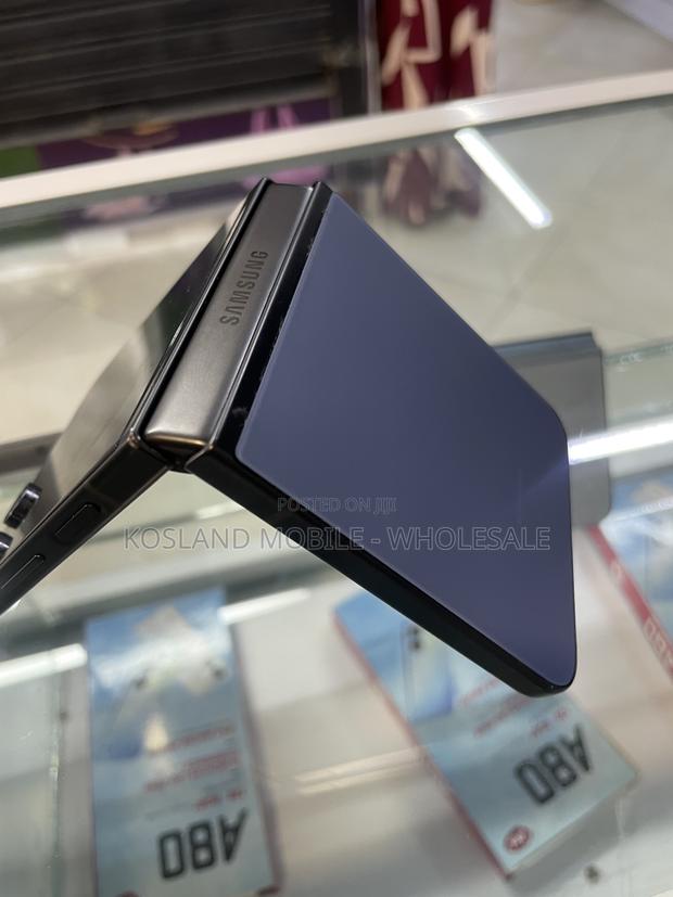 Samsung Galaxy Z Flip 5 512 GB Blue - thumbnail 3