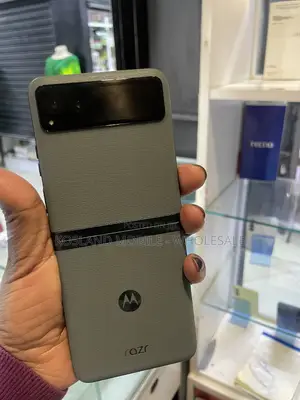 Motorola Razr (2023) 128 GB Green