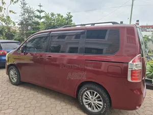 Toyota Noah 2.0 143hp AWD (7 Seater) 2008 Maroon