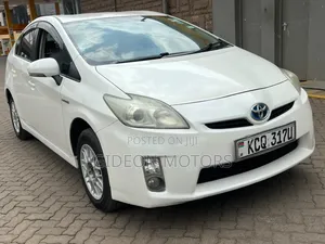 Toyota Prius 2011 White