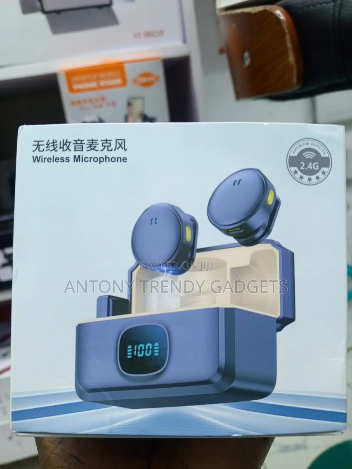 Q8 Dual Wireless Microphone for Interviews and Live Streaming
