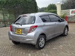 Toyota Vitz 1.3 FWD 5dr 2013 Silver
