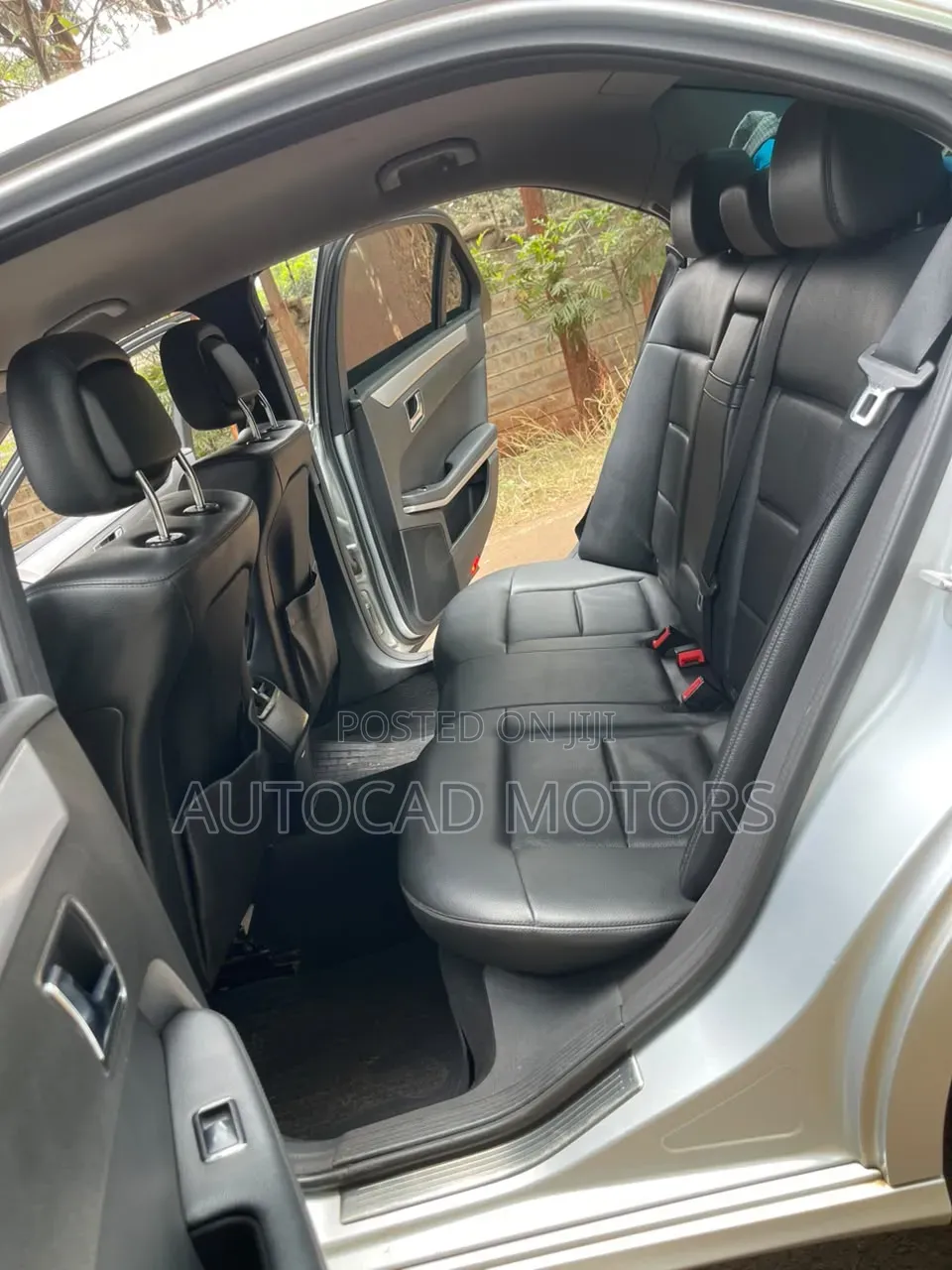 Mercedes-Benz E220 2010 Silver