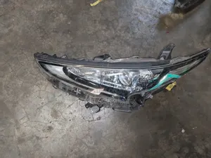 Toyota Estima Headlight Non Xenon