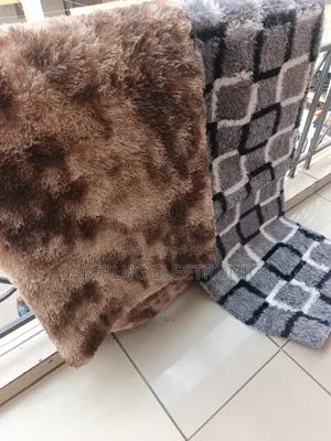 7 by 10 Fluffy Carpet for Modern Living Rooms and Bedrooms