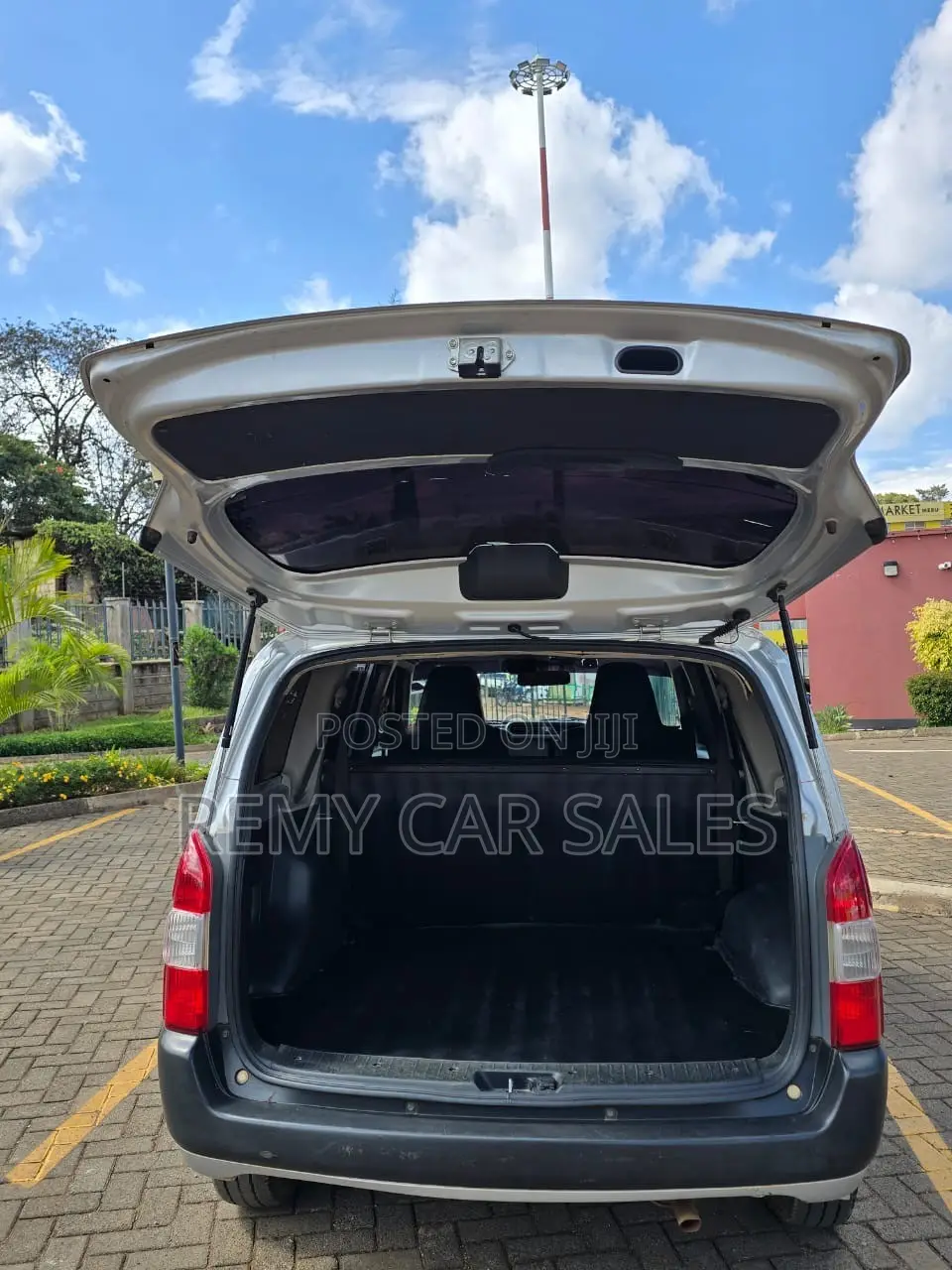 Toyota Probox 2018 Silver