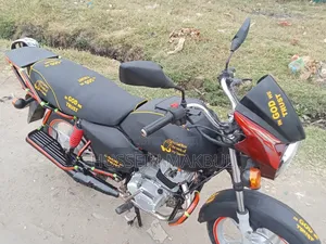 TVS HLX 125 2021 Red