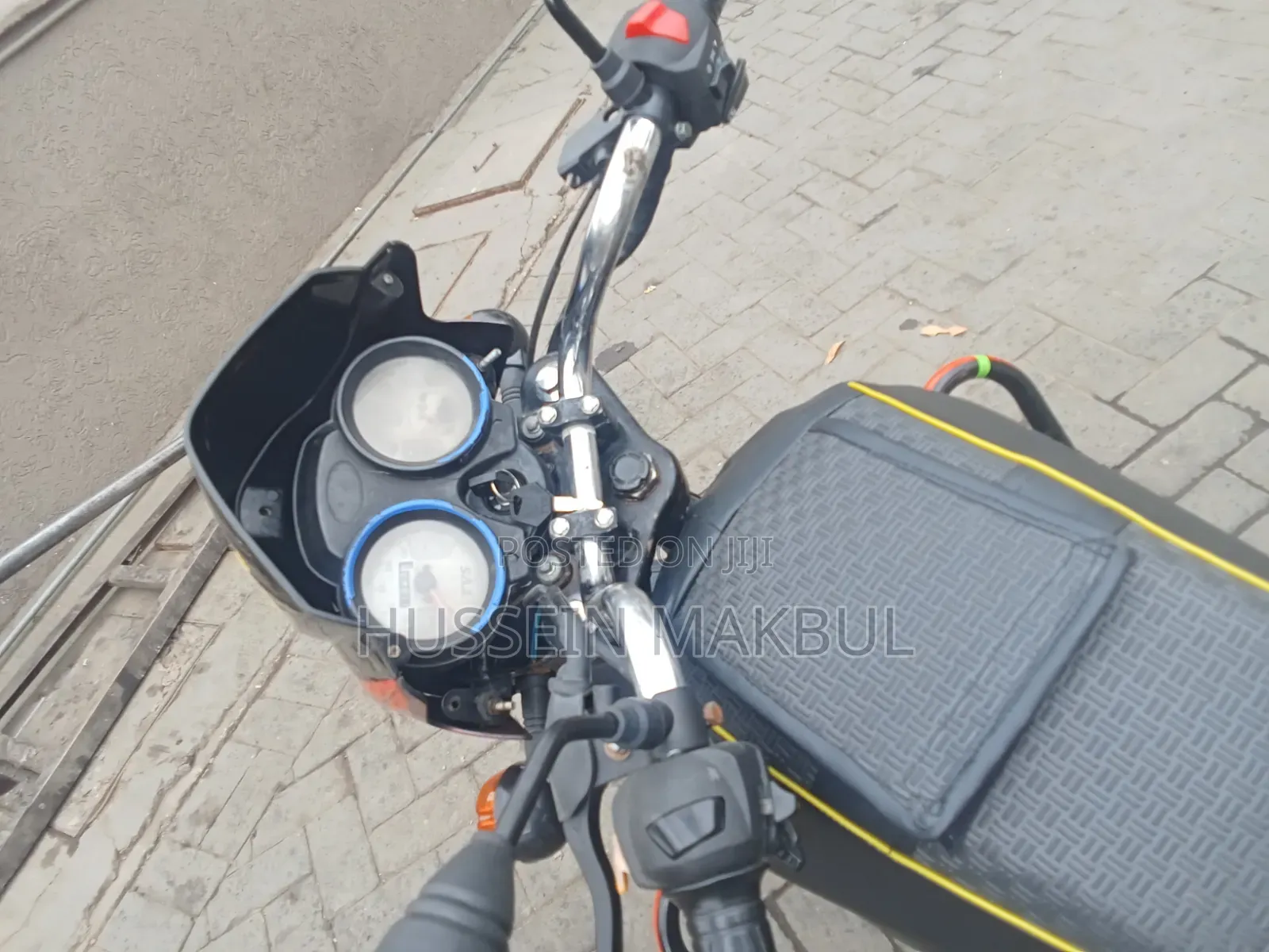 TVS HLX 125 2021 Red