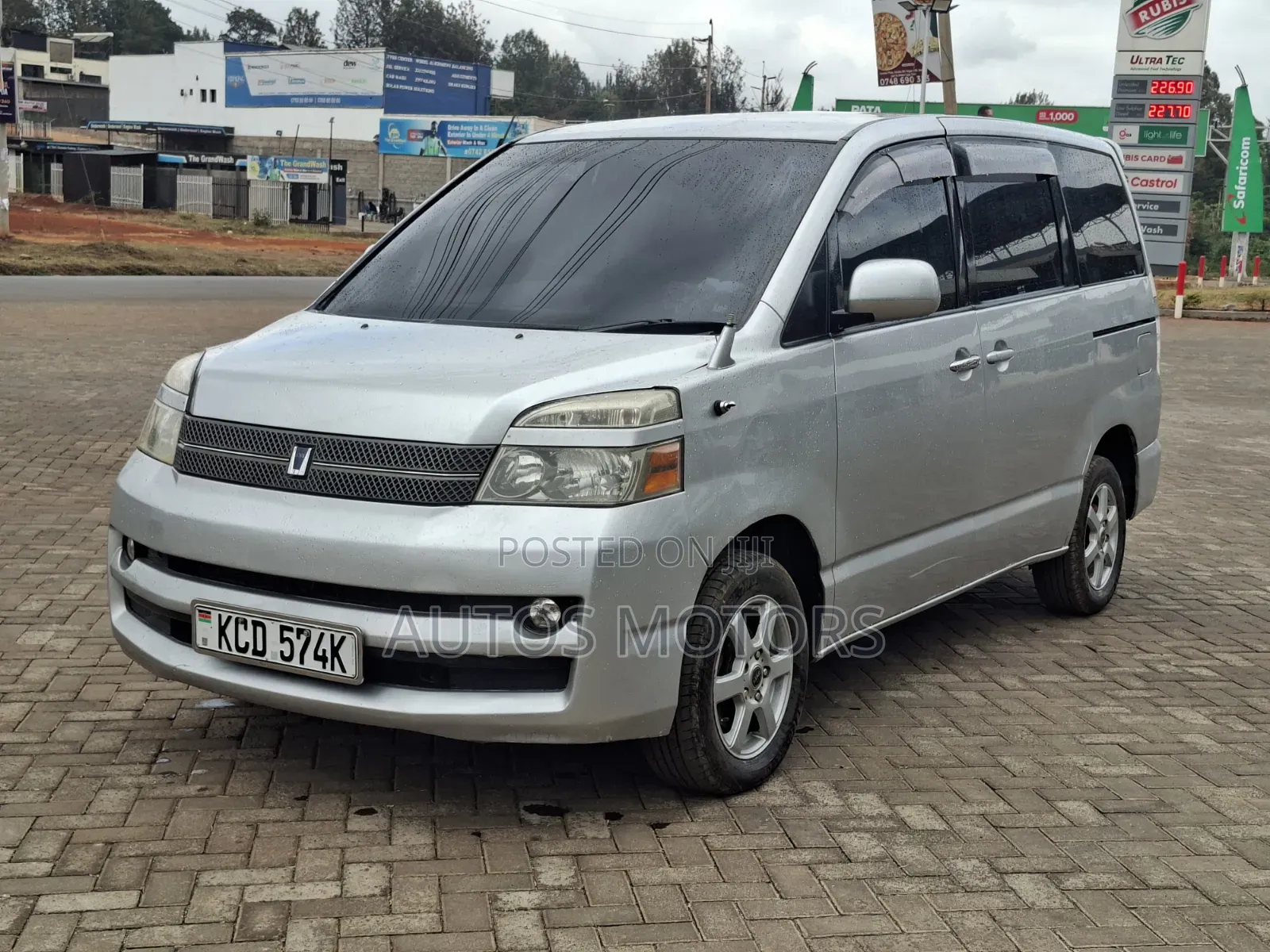 Toyota Voxy 2007 Silver
