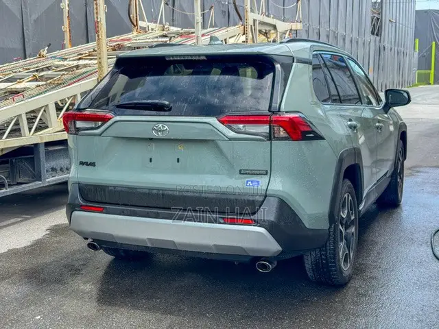 Toyota RAV4 Adventure 2021 Green