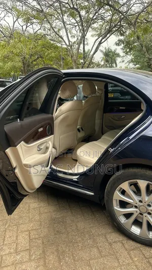 Mercedes-Benz E400 2017 Black