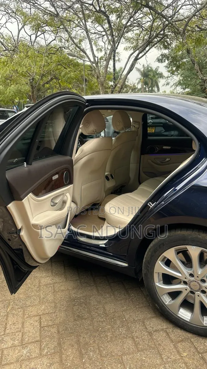 Mercedes-Benz E400 2017 Black